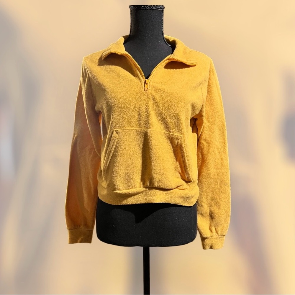 Yellow crop sweater 💛